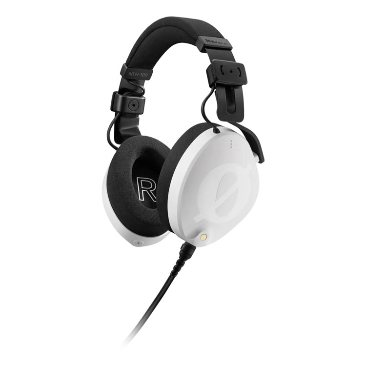 RODE Podcaster Bundle White