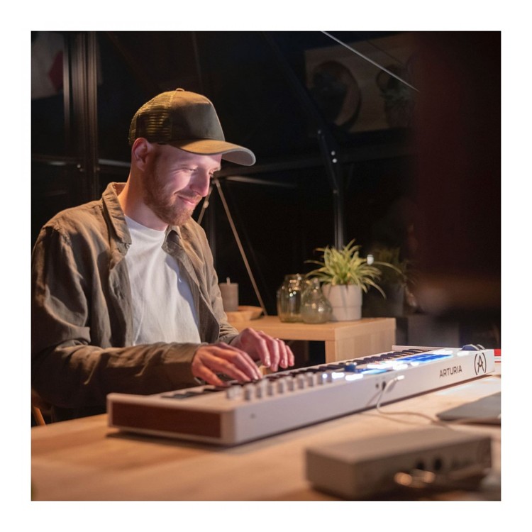 Arturia KeyLab Essential 61 mk3 White