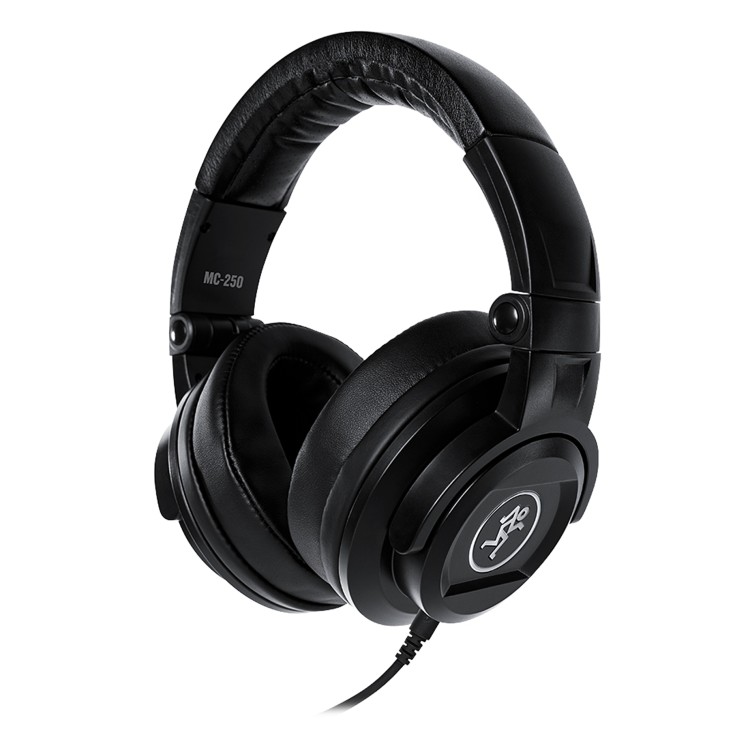 Mackie MC-250