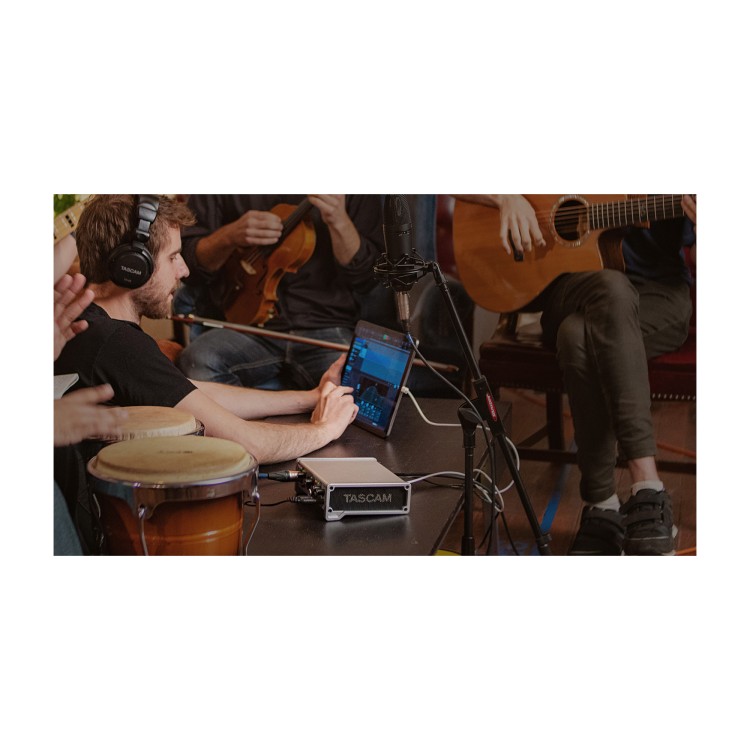 Tascam Series 102i