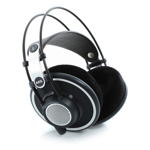 AKG K702