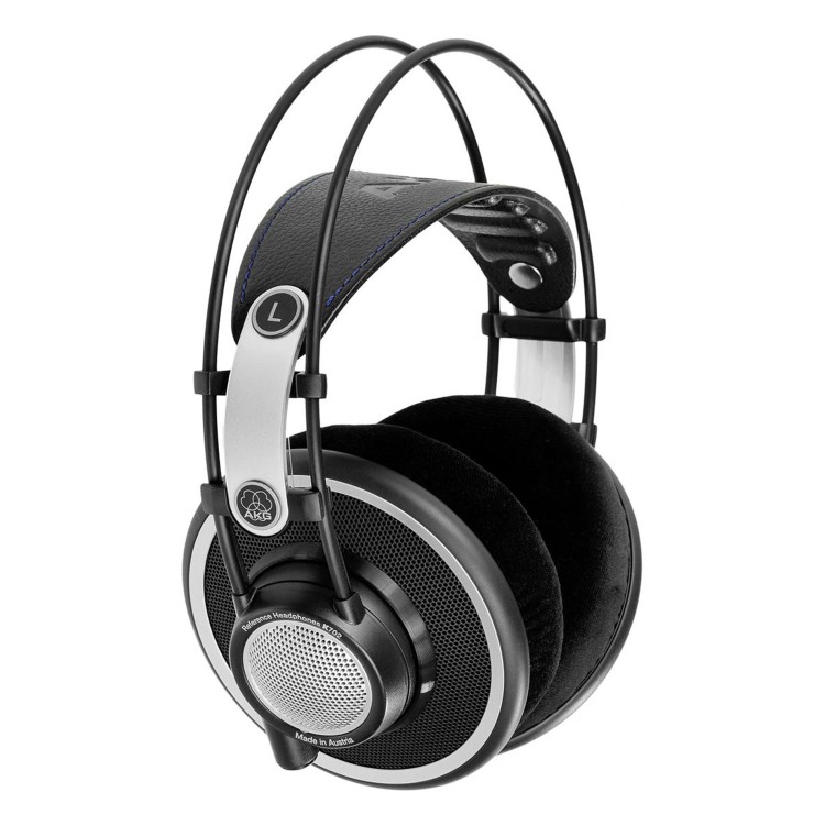 AKG K702