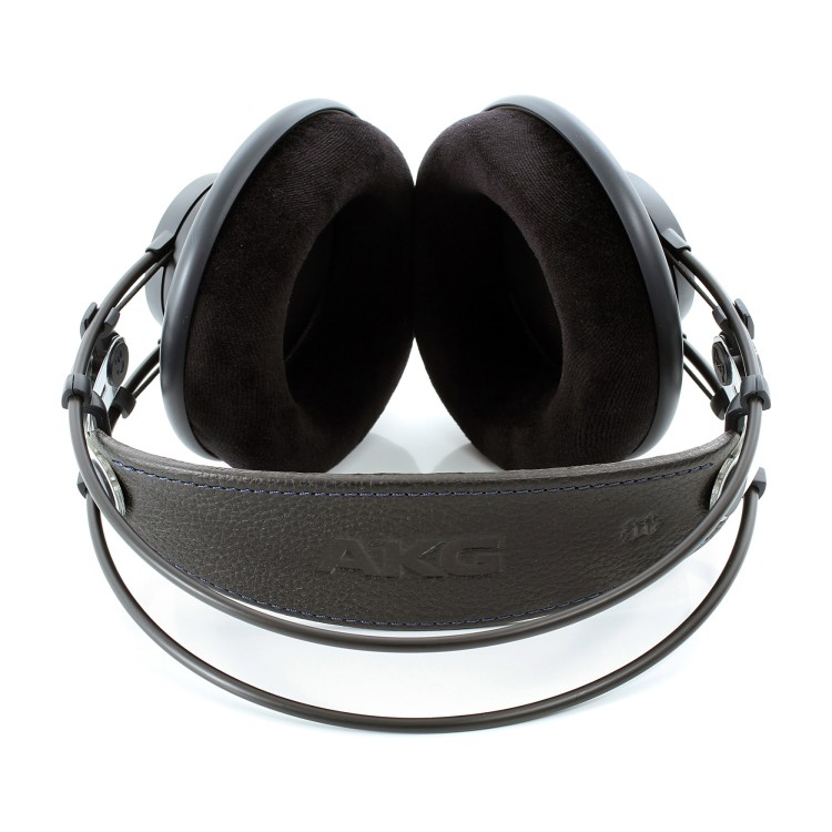 AKG K702