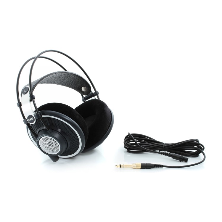 AKG K702