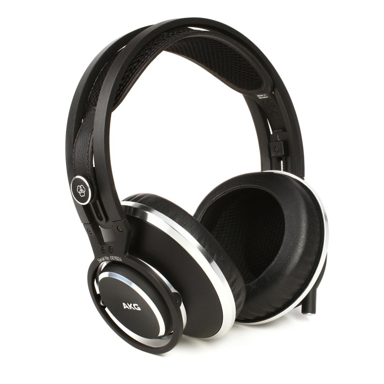AKG K872